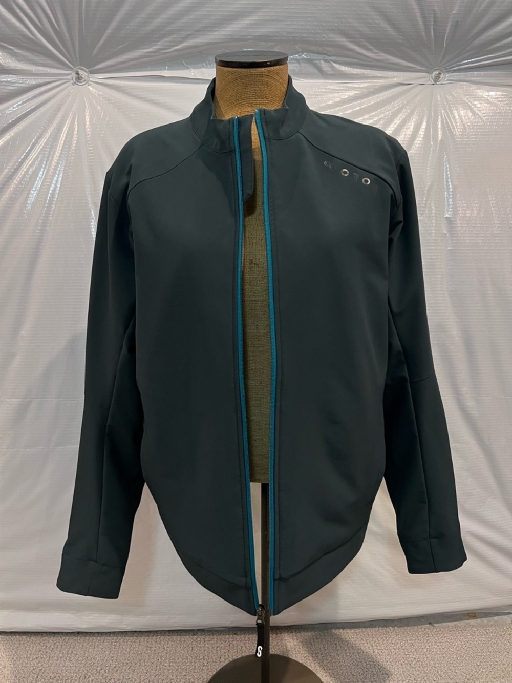 Oros Apparel Solarcore Men’s Jacket Coat Men’s Size Large Outdoor Active $499,